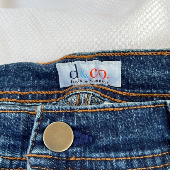 Denim & Co Jeans size 6 EUC Never worn Dark Blue Wash / Bundle & Save 30 % NWOT - Picture 6 of 9